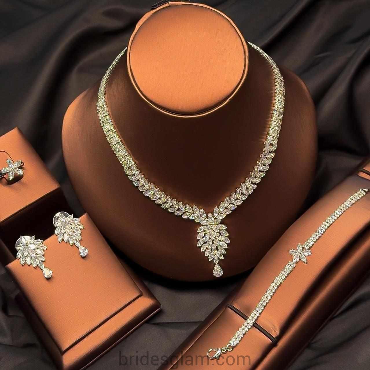 Leaf Zircon Set